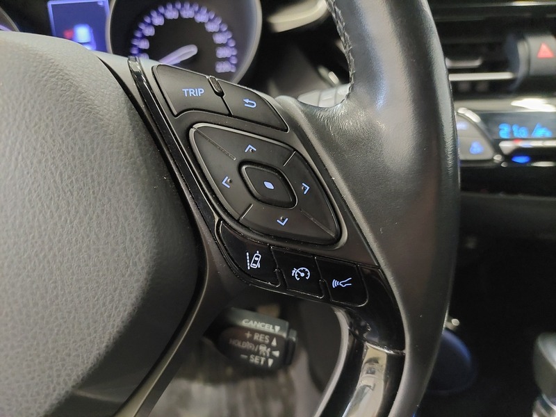 Toyota C-HR vaihtoauto