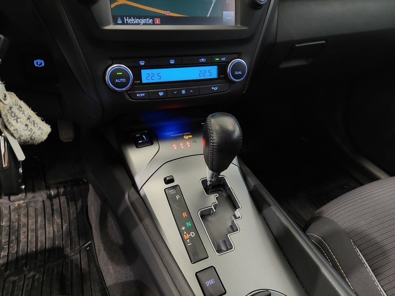 Toyota Avensis vaihtoauto