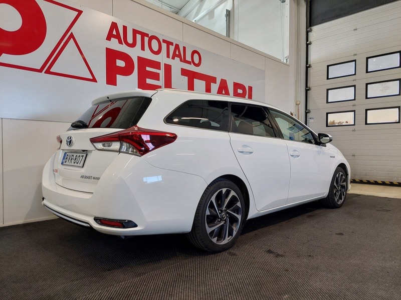 Toyota Auris vaihtoauto