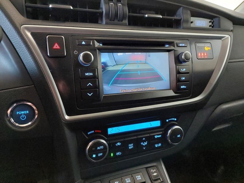 Toyota Auris vaihtoauto