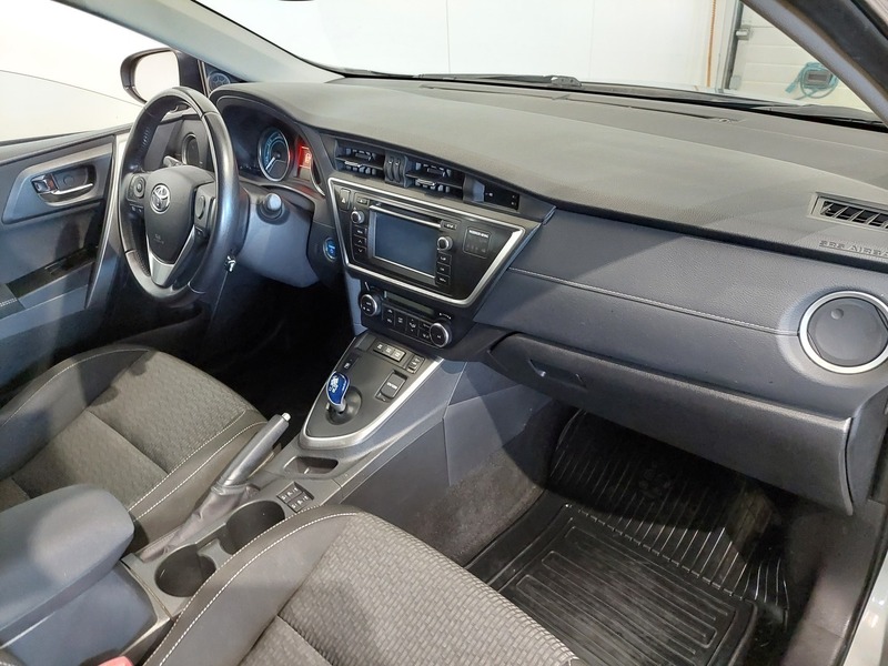 Toyota Auris vaihtoauto