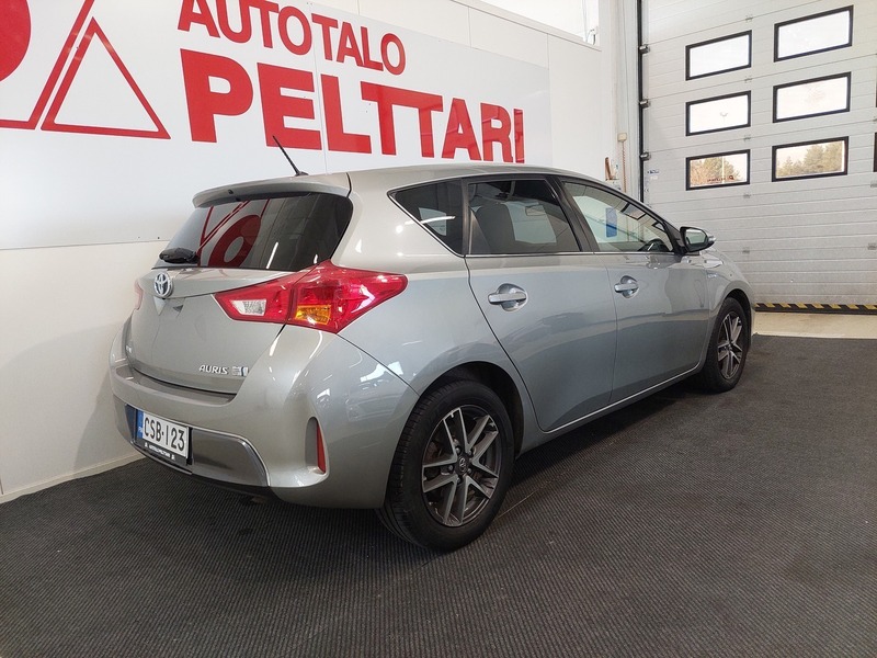 Toyota Auris vaihtoauto