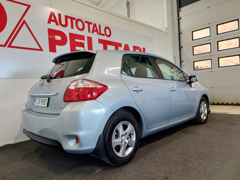 Toyota Auris vaihtoauto