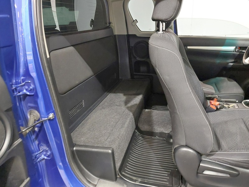 Toyota Hilux vaihtoauto