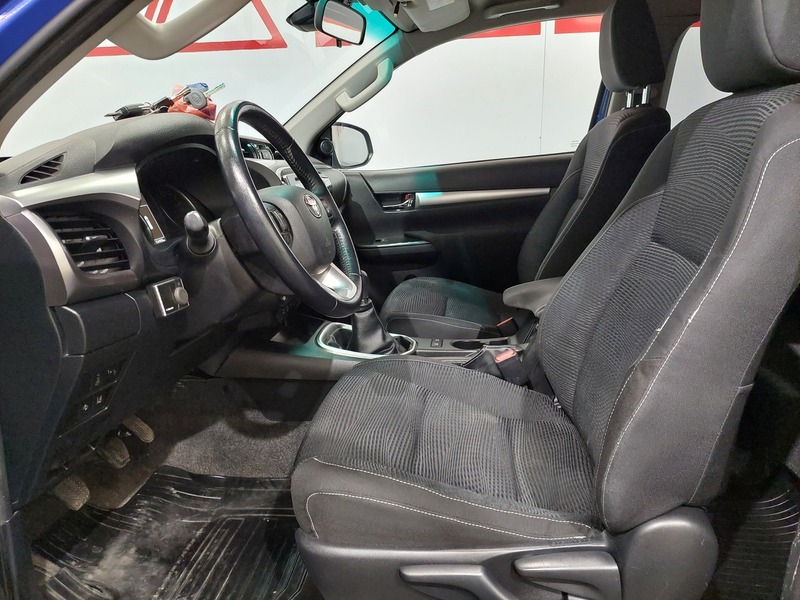 Toyota Hilux vaihtoauto