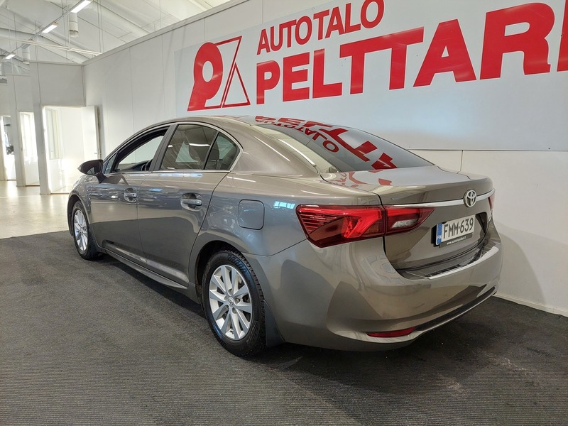 Toyota Avensis vaihtoauto