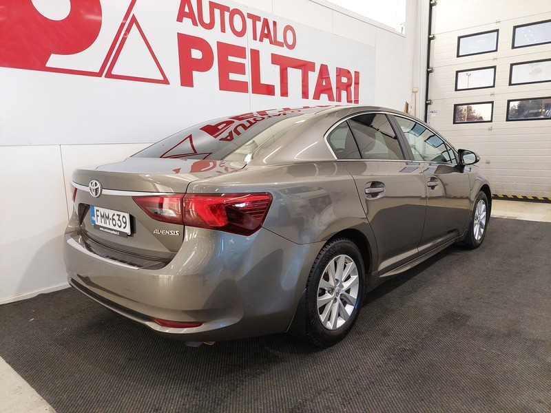 Toyota Avensis vaihtoauto