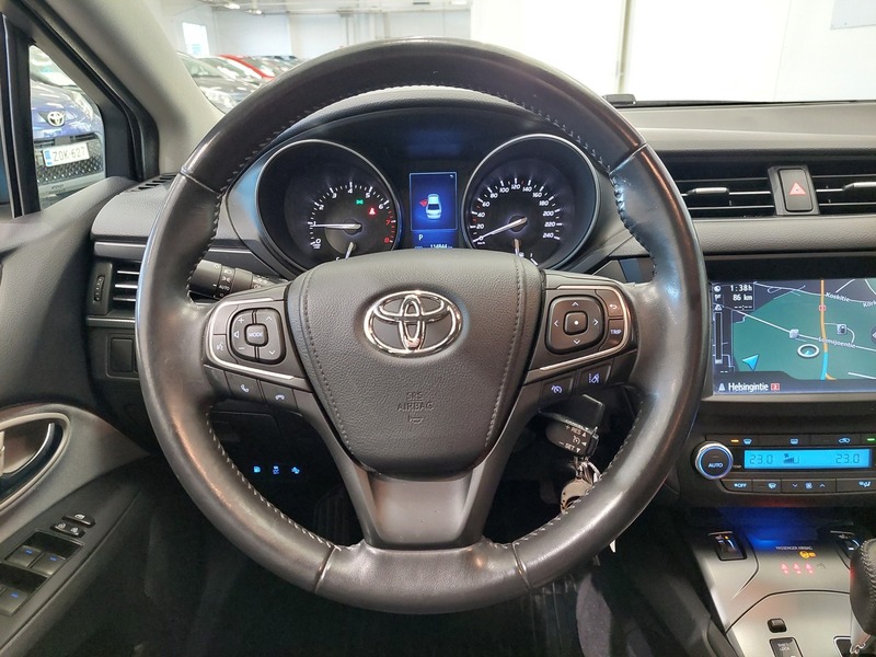 Toyota Avensis vaihtoauto