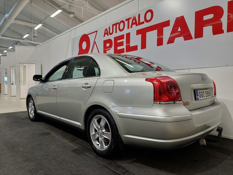 Toyota Avensis vaihtoauto