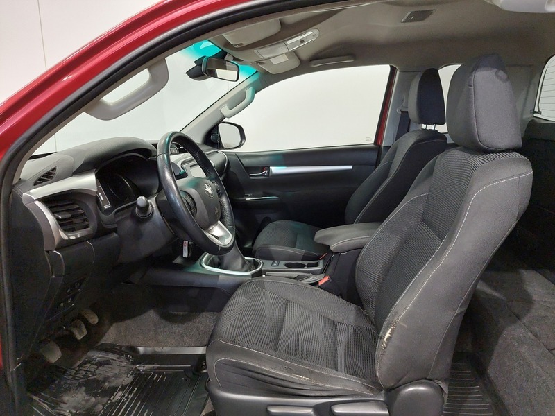 Toyota Hilux vaihtoauto