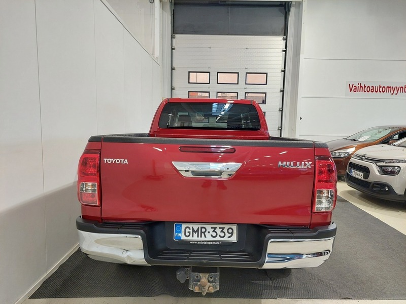 Toyota Hilux vaihtoauto