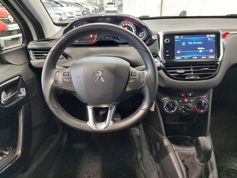 Peugeot 208 vaihtoauto