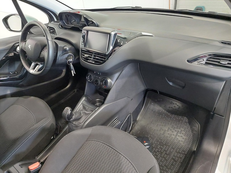 Peugeot 208 vaihtoauto