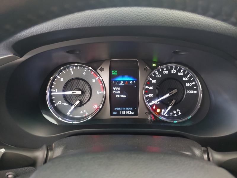 Toyota Hilux vaihtoauto