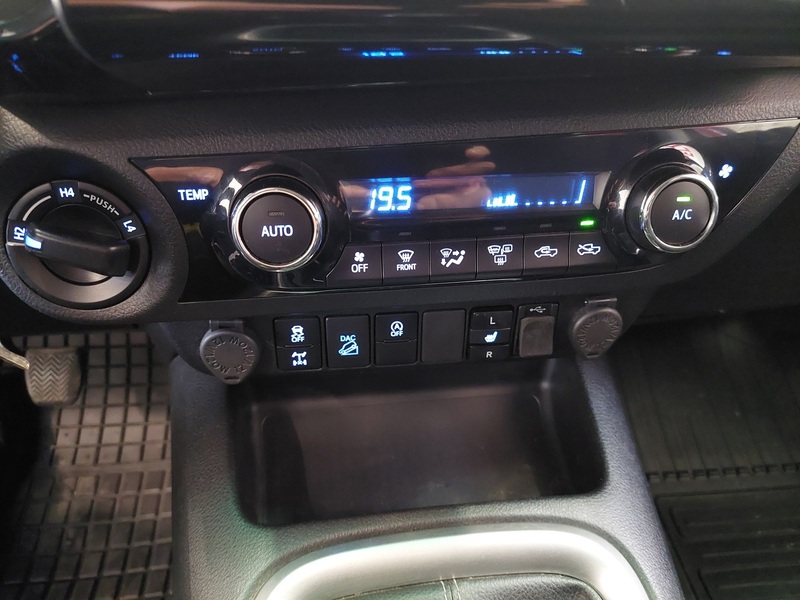 Toyota Hilux vaihtoauto