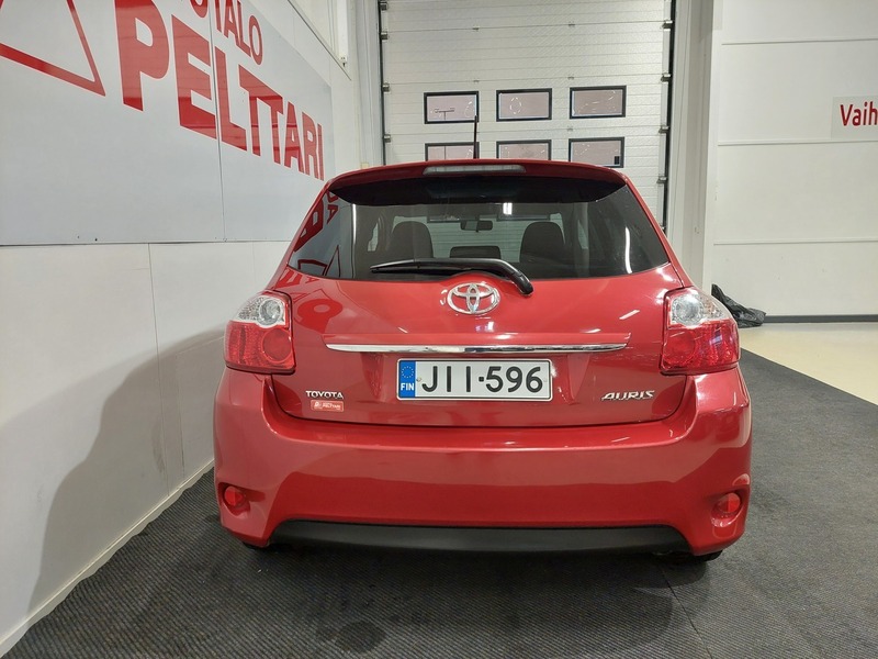 Toyota Auris vaihtoauto