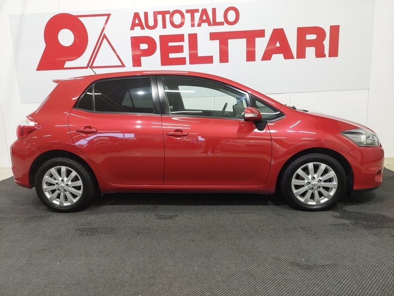 Toyota Auris vaihtoauto