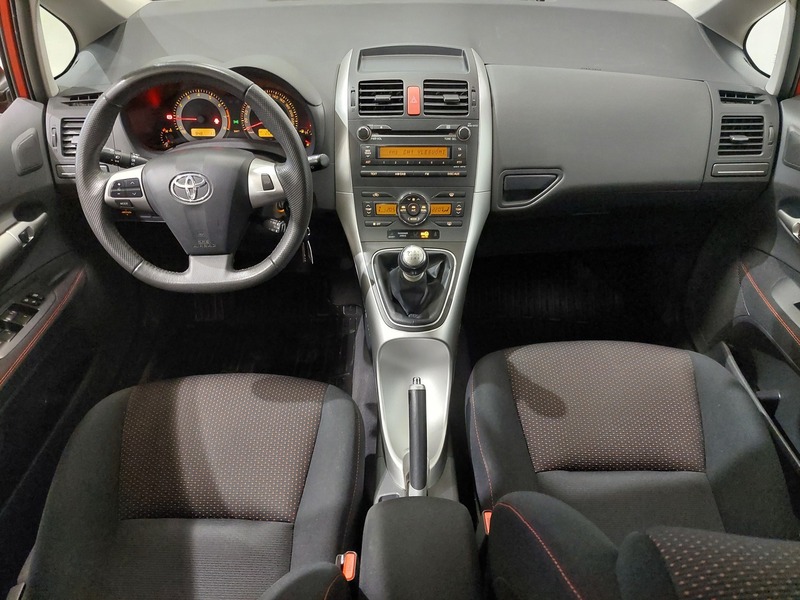 Toyota Auris vaihtoauto