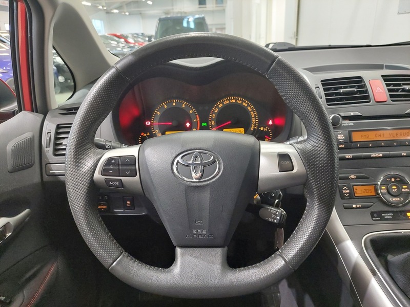 Toyota Auris vaihtoauto