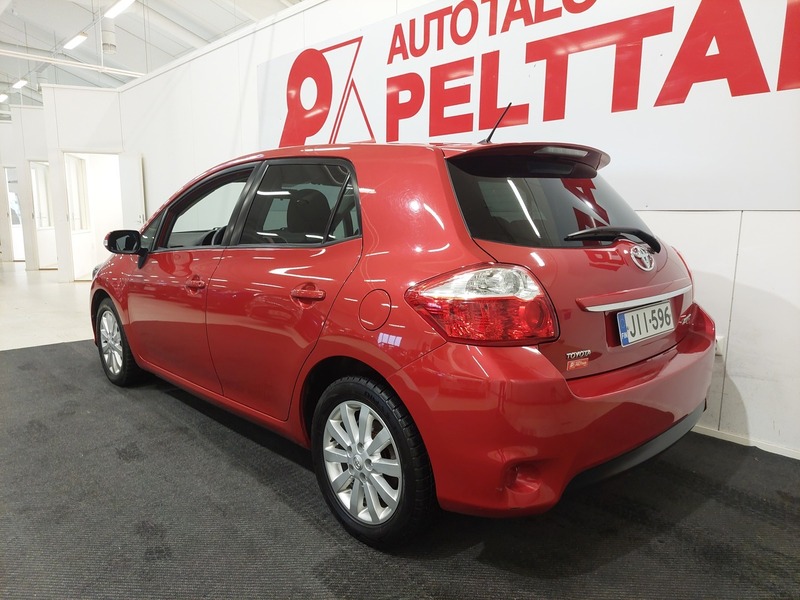 Toyota Auris vaihtoauto