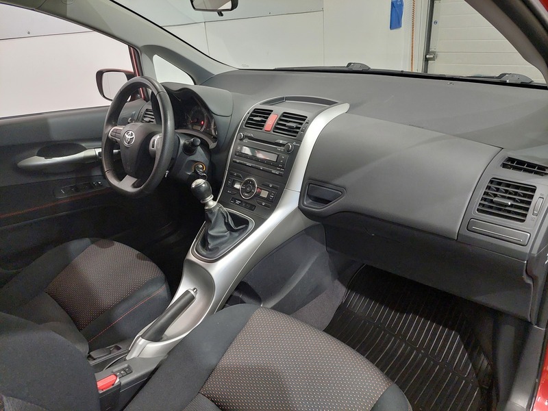 Toyota Auris vaihtoauto