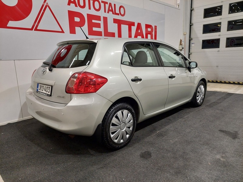 Toyota Auris vaihtoauto