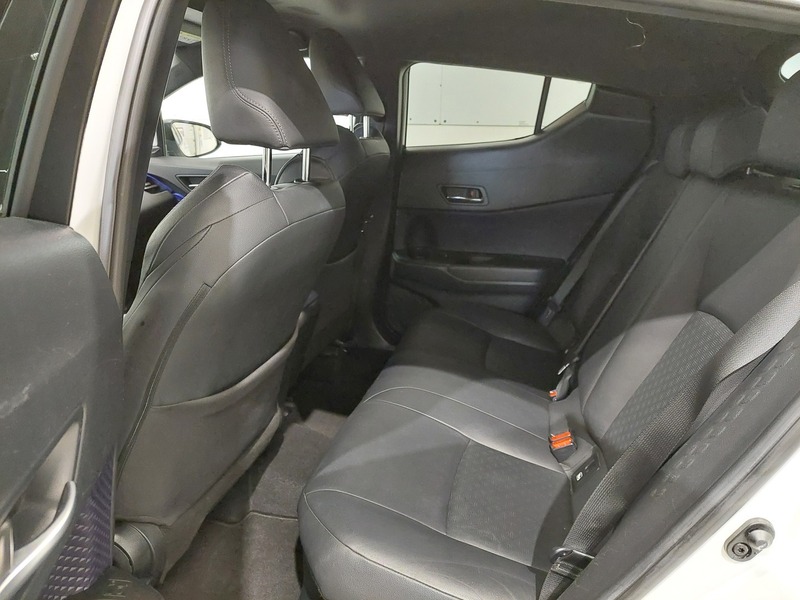 Toyota C-HR vaihtoauto