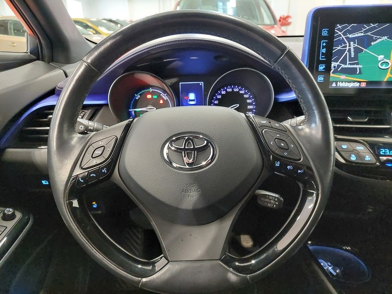 Toyota C-HR vaihtoauto