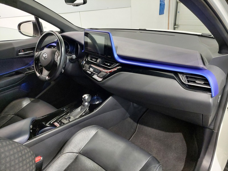 Toyota C-HR vaihtoauto