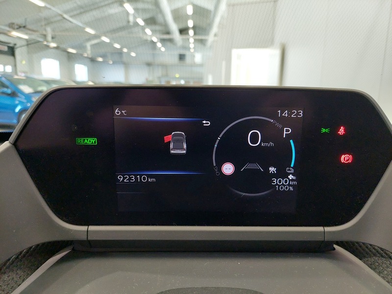 Toyota bZ4X vaihtoauto