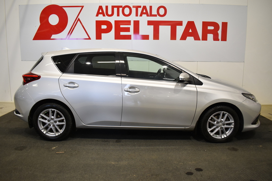 Toyota Auris vaihtoauto