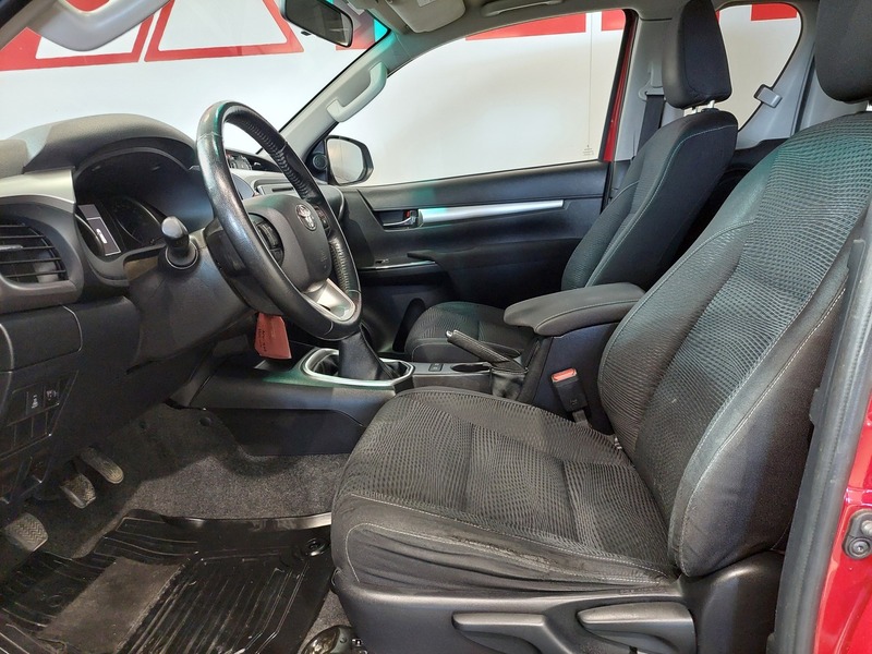 Toyota Hilux vaihtoauto