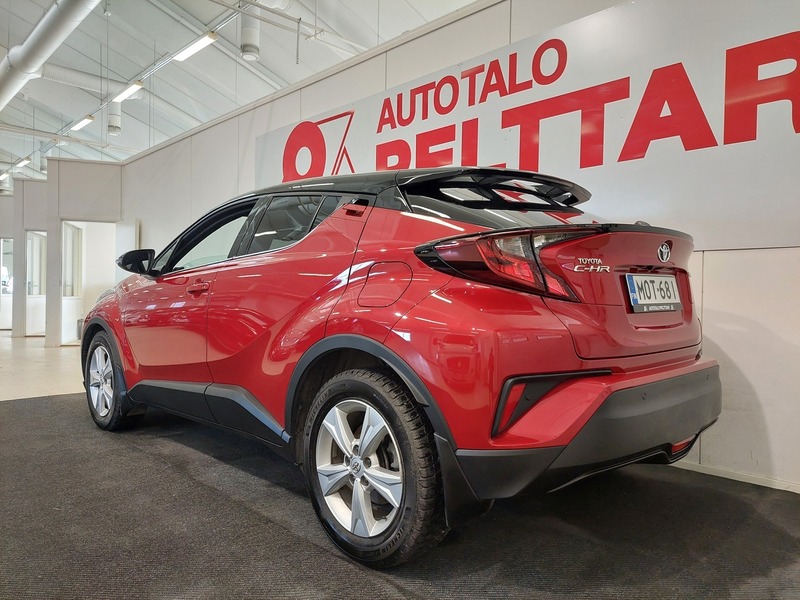 Toyota C-HR vaihtoauto