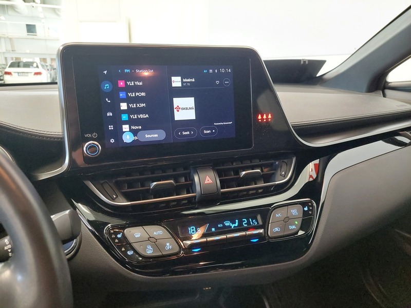 Toyota C-HR vaihtoauto