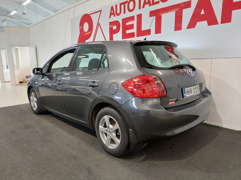 Toyota Auris vaihtoauto