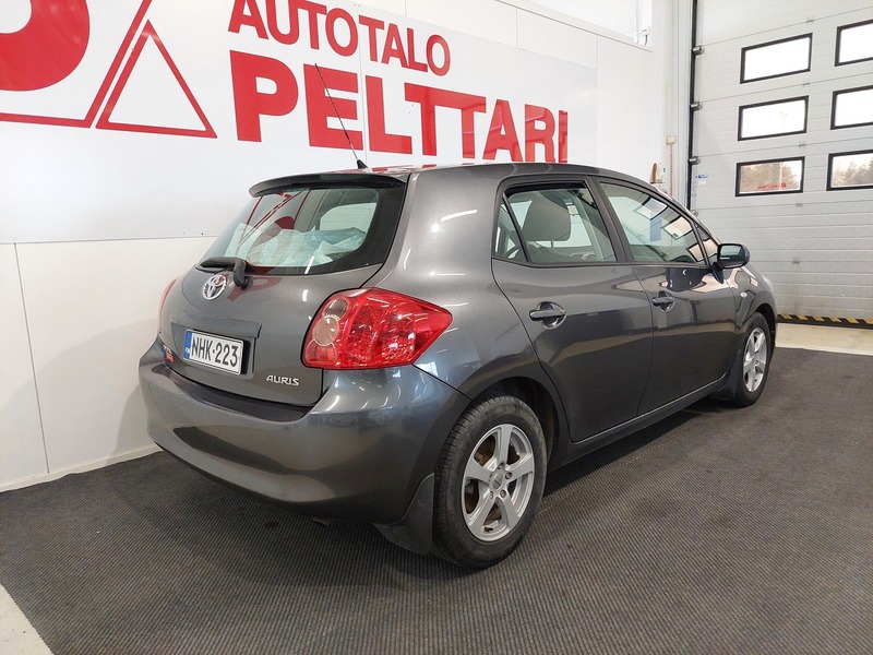 Toyota Auris vaihtoauto