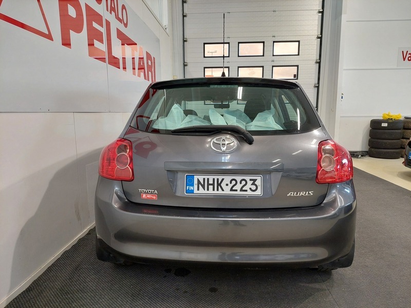 Toyota Auris vaihtoauto