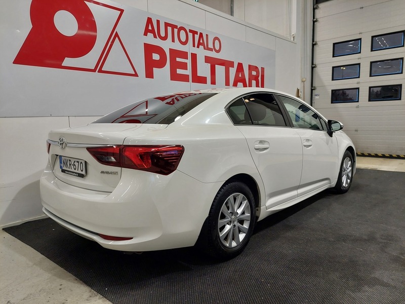 Toyota Avensis vaihtoauto