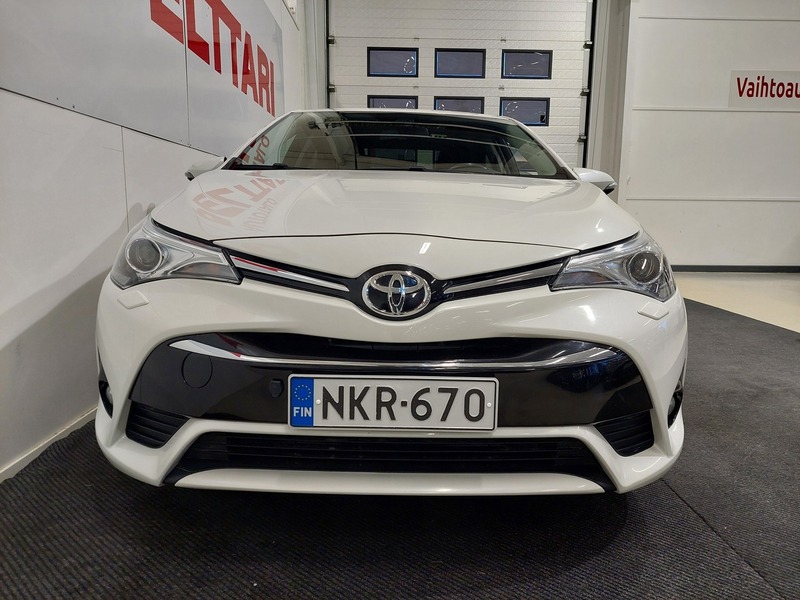 Toyota Avensis vaihtoauto