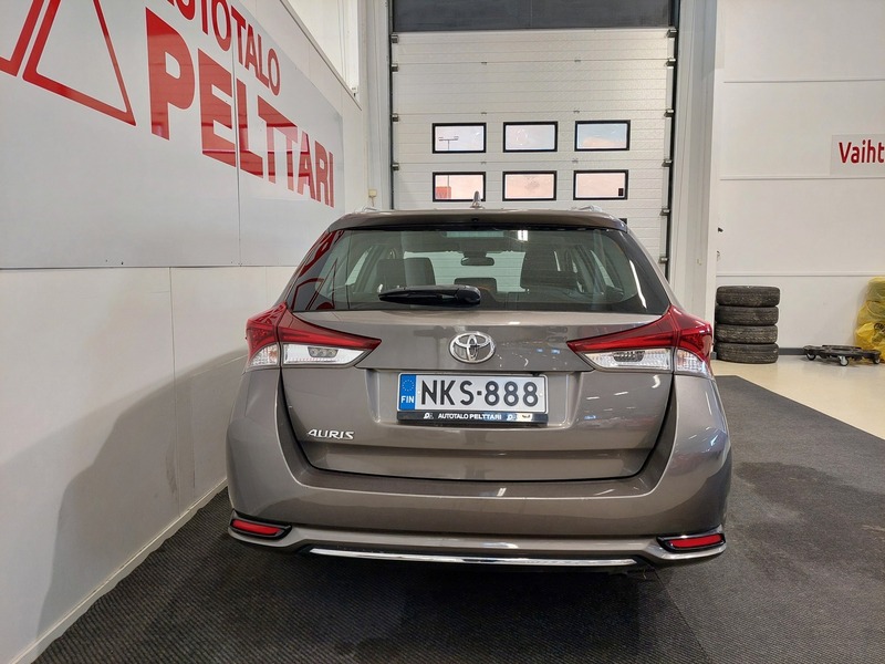 Toyota Auris vaihtoauto