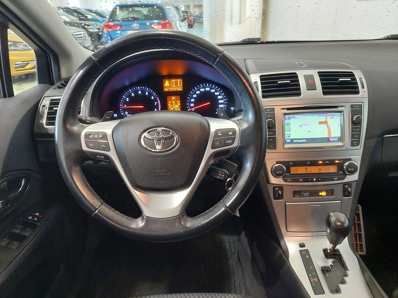 Toyota Avensis vaihtoauto