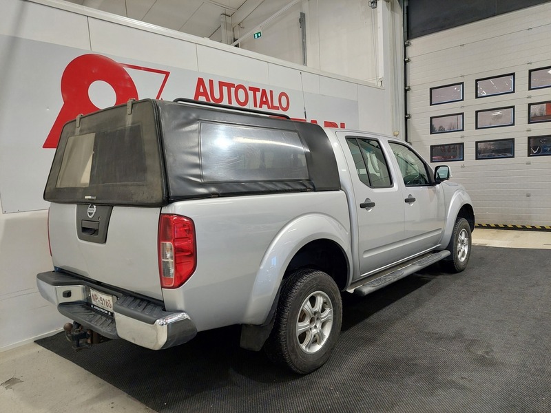 Nissan Navara vaihtoauto