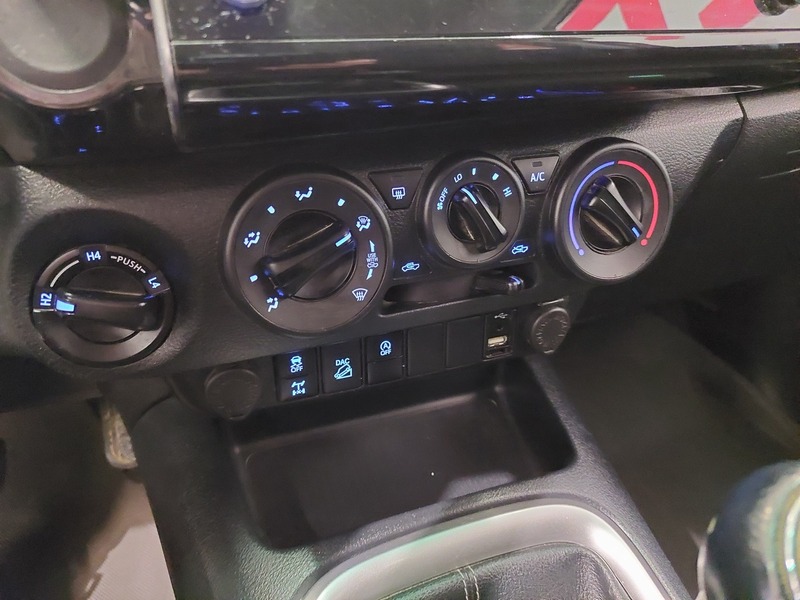 Toyota Hilux vaihtoauto