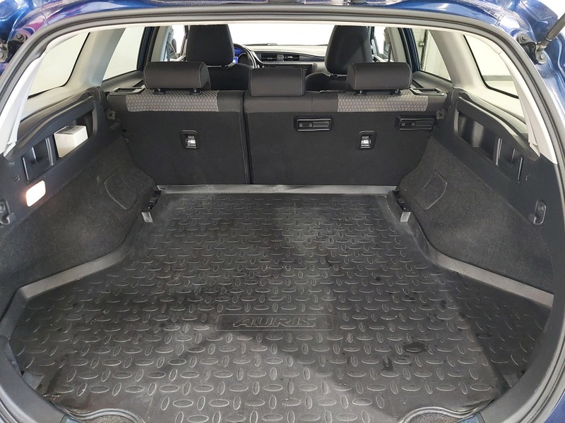 Toyota Auris vaihtoauto