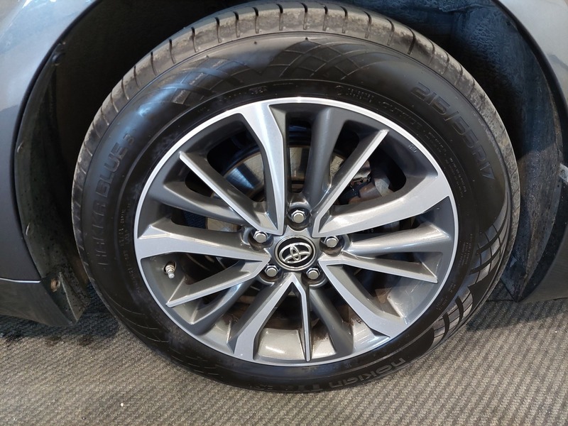 Toyota Avensis vaihtoauto