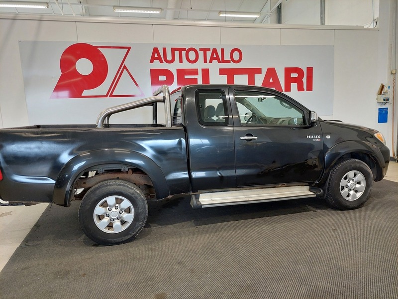 Toyota Hilux vaihtoauto
