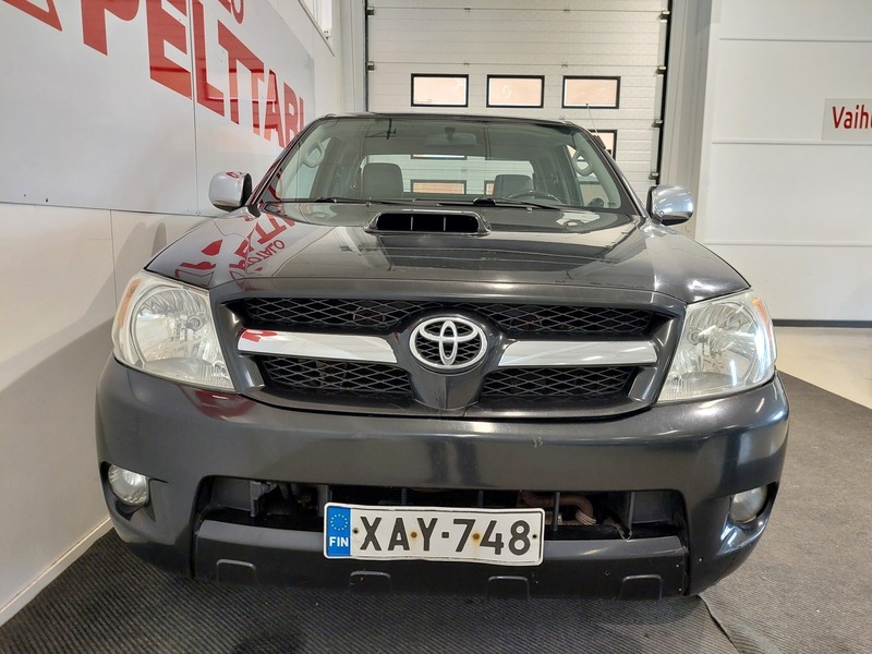 Toyota Hilux vaihtoauto