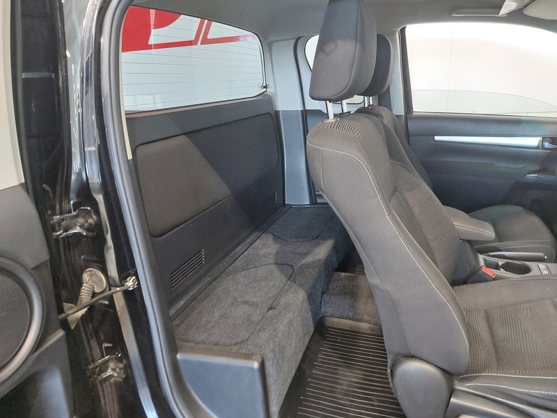 Toyota Hilux vaihtoauto