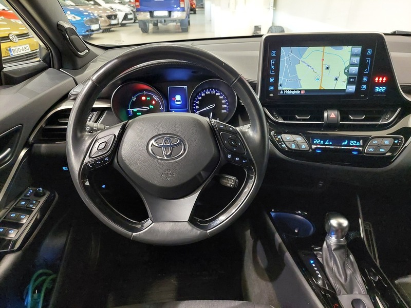 Toyota C-HR vaihtoauto