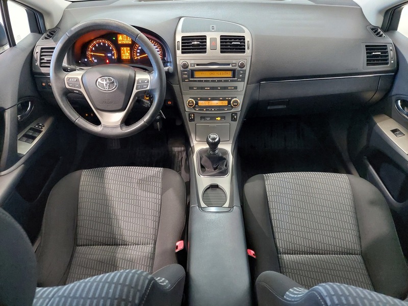 Toyota Avensis vaihtoauto